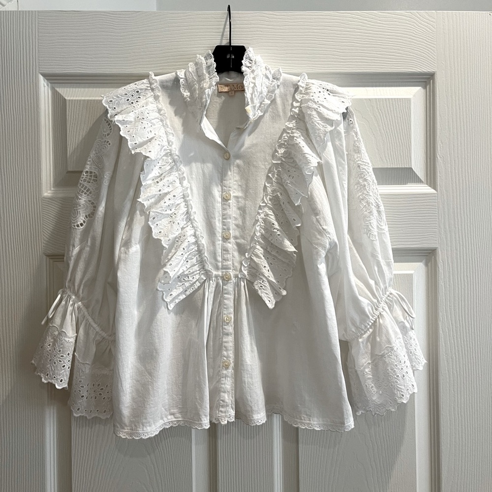 byTimo Eyelet Puff Sleeve Blouse